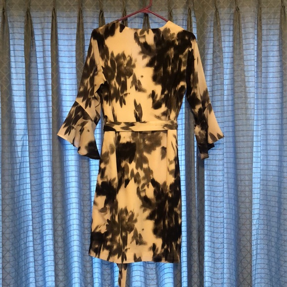 Dress - Picture 2 of 9